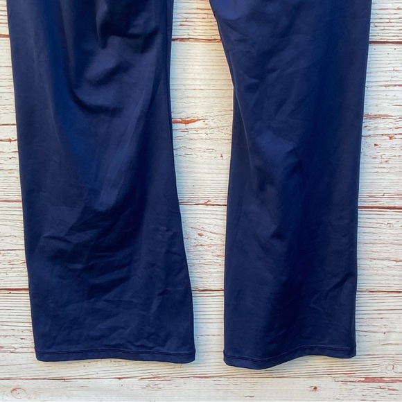 NWT Victoria’s Secret On Point Cloud Rouched Bootcut Leggings in Navy Sz… - Picture 9 of 15